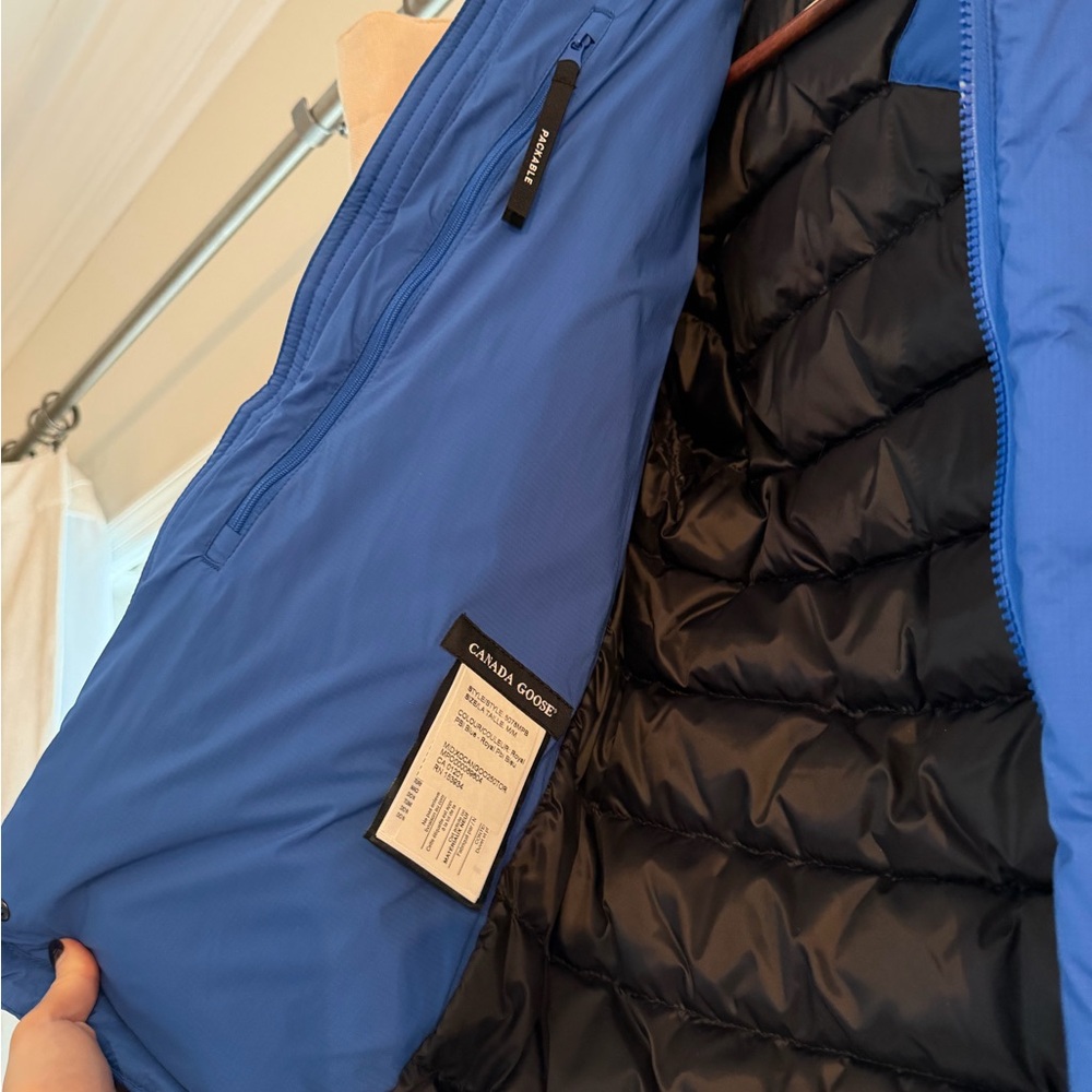 Canada Goose Men's Lodge PBI Hoody Puffer Jacket - Picture 6 of 8